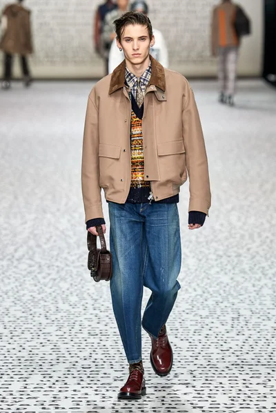 Look 44